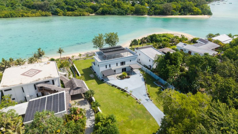 33 Metres of Absolute Waterfront at Paradise Point Estate