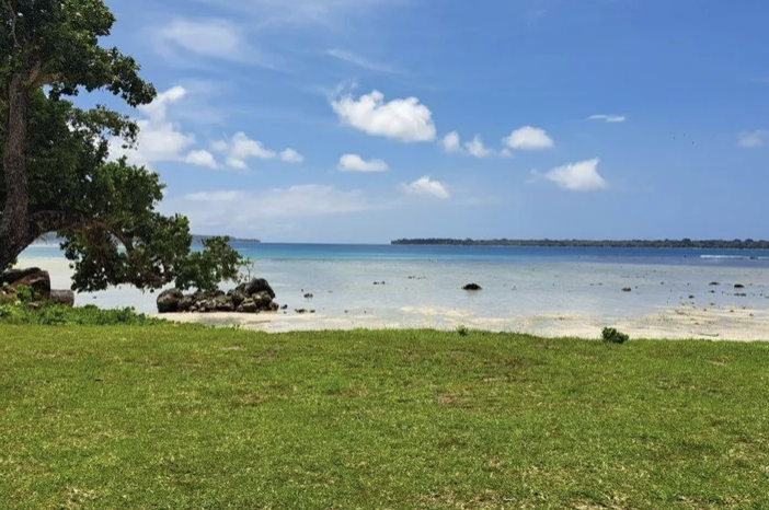 Where the River Meets the Sea - Coastal Paradise in Santo