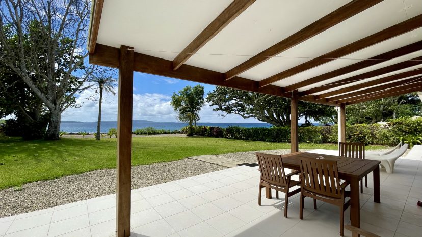 Stunning 4-Bedroom Family Home in Mele Bay