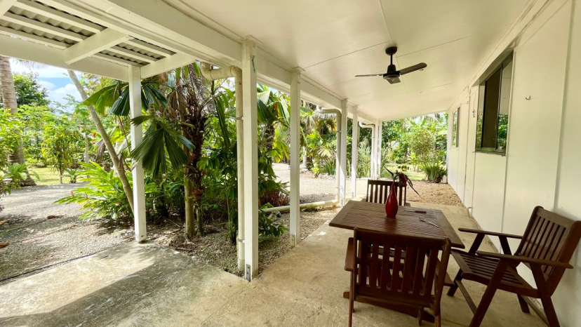 Simple Lagoon Living at Club Hippique